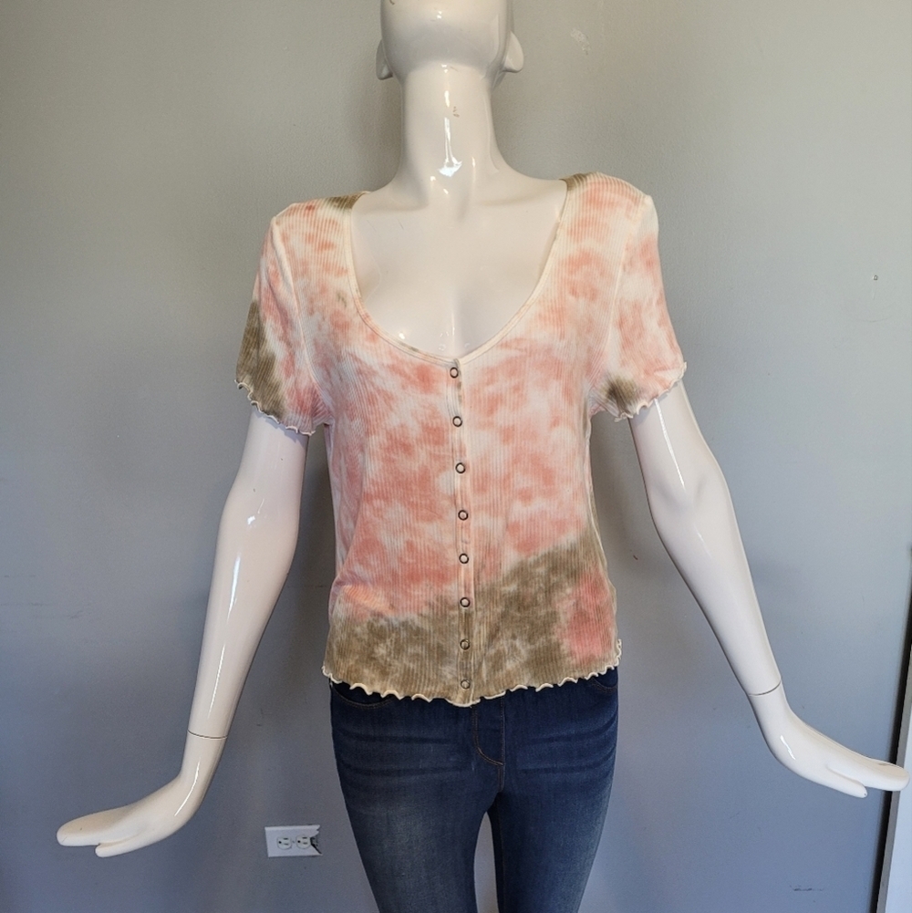 American Eagle Tie Dye Snap Front Baby Tee with Scalloped Edges, BNWT, Size XL